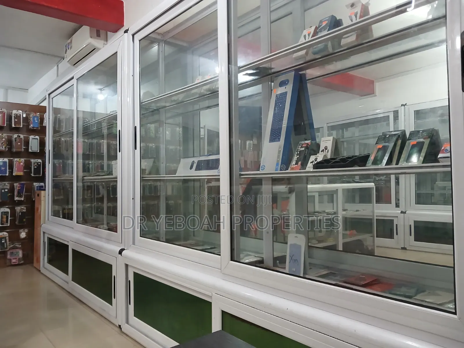 4 Long Showcase for Sale at Spintex Coastal