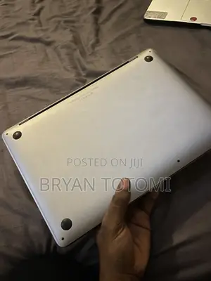 Laptop Apple MacBook Pro 2017 8GB Intel Core i7 SSD 128GB