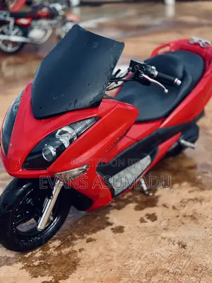 Yamaha Majesty 2024 Red