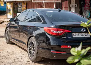 Hyundai Sonata Base Sedan FWD (2.4L 4cyl 6A) 2016 Black