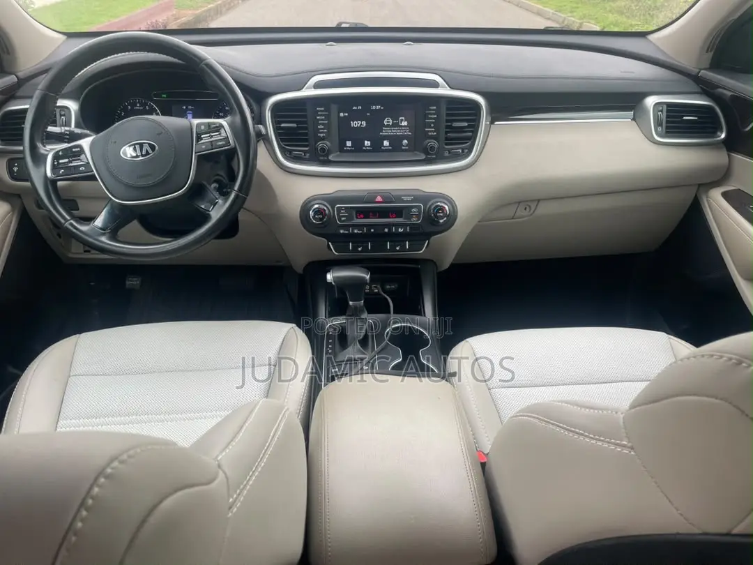 Kia Sorento 2.4L LX AWD 2020 Red
