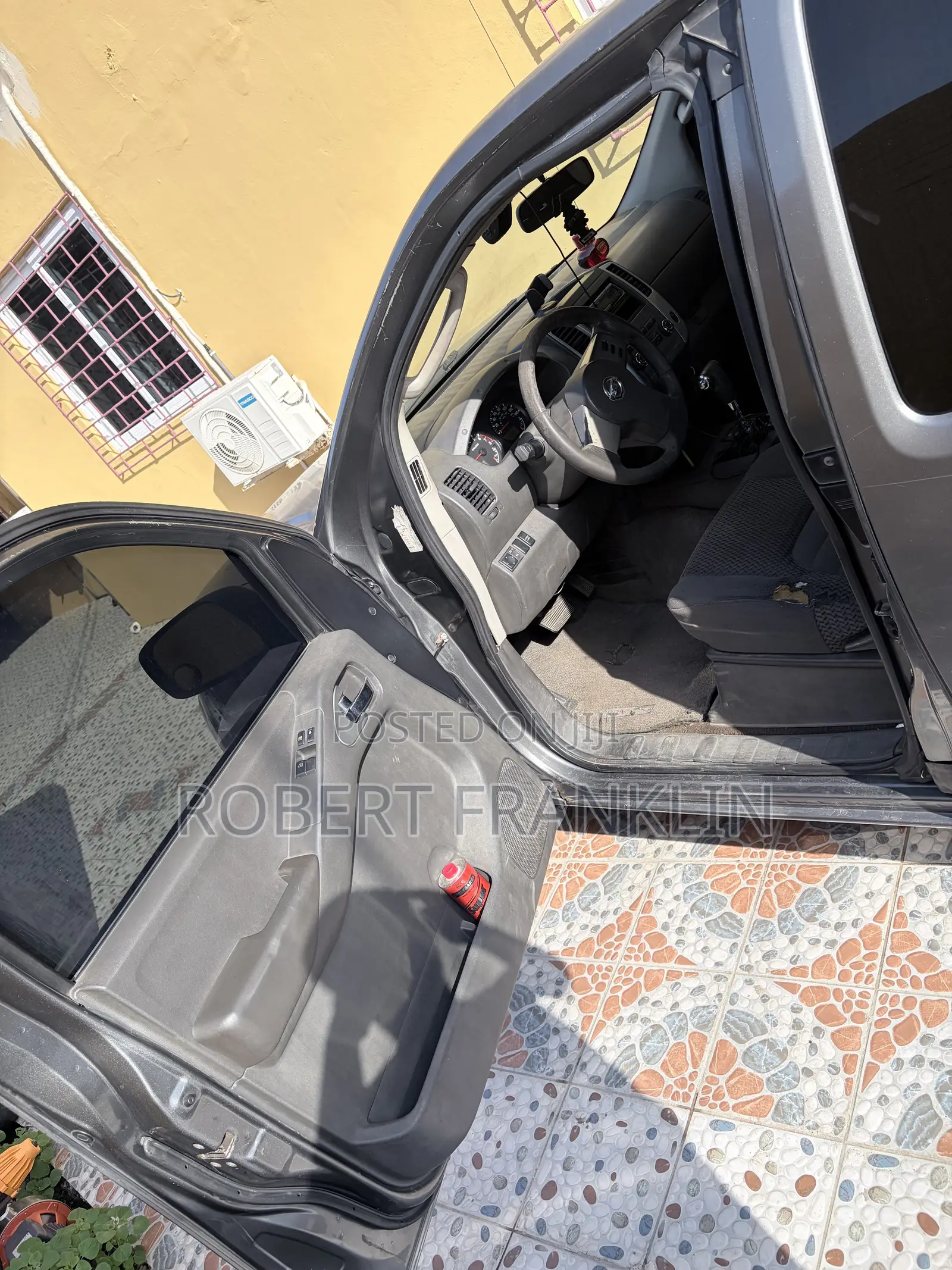Nissan Frontier 2012 Gray