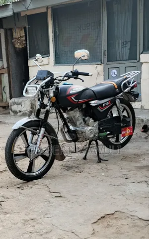 Royal Enfield Classic 350 2023 Black