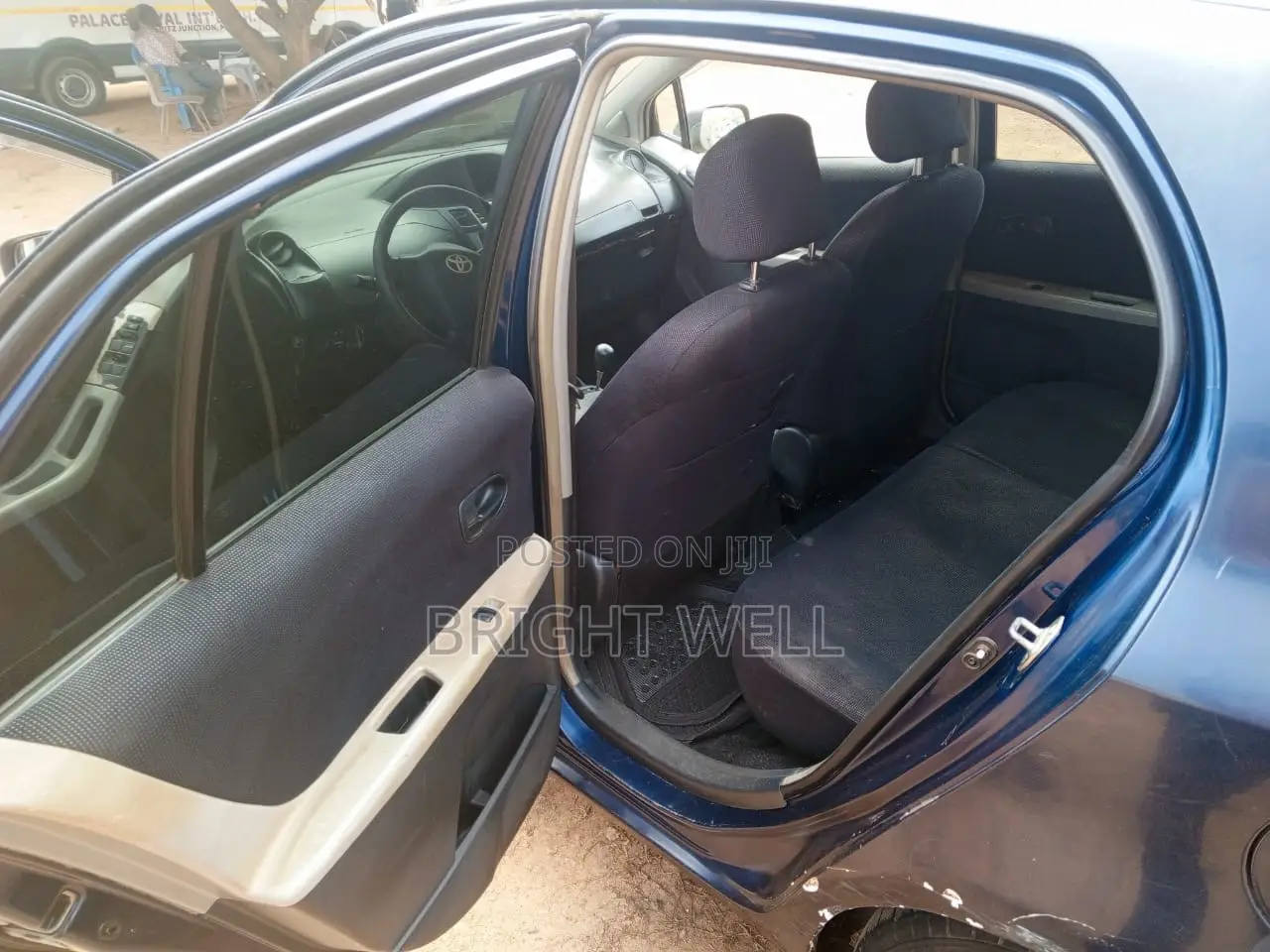 Toyota Vitz 1.3 FWD 5dr 2010 Blue