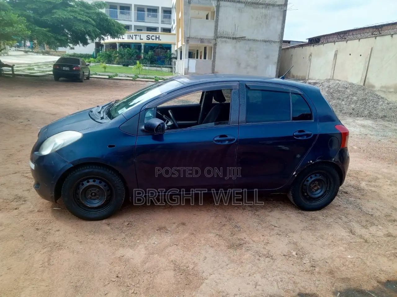 Toyota Vitz 1.3 FWD 5dr 2010 Blue