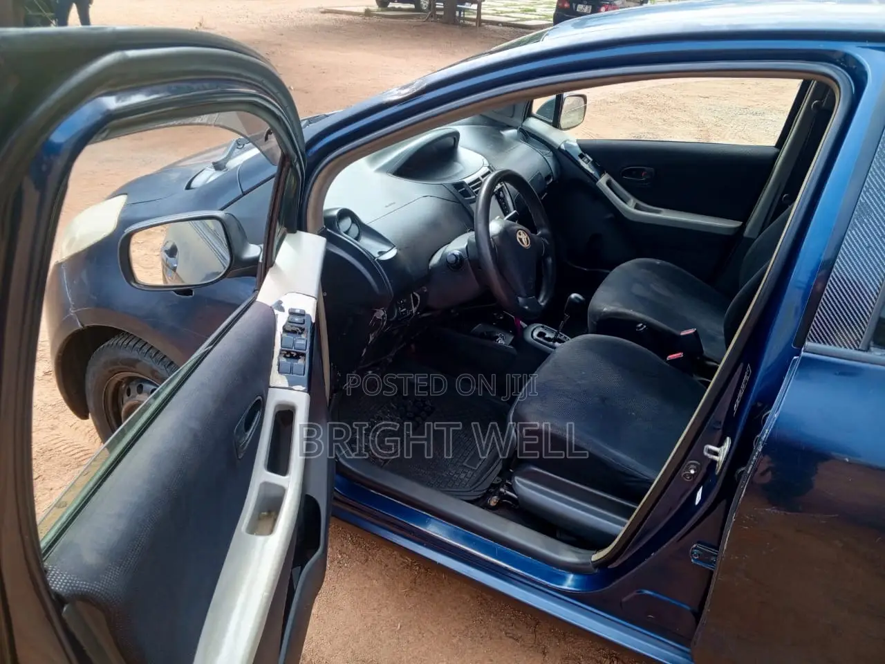 Toyota Vitz 1.3 FWD 5dr 2010 Blue