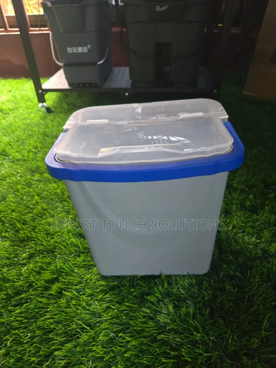 Bucket With Cover