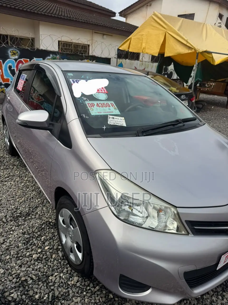 Toyota Vitz 2013 Silver