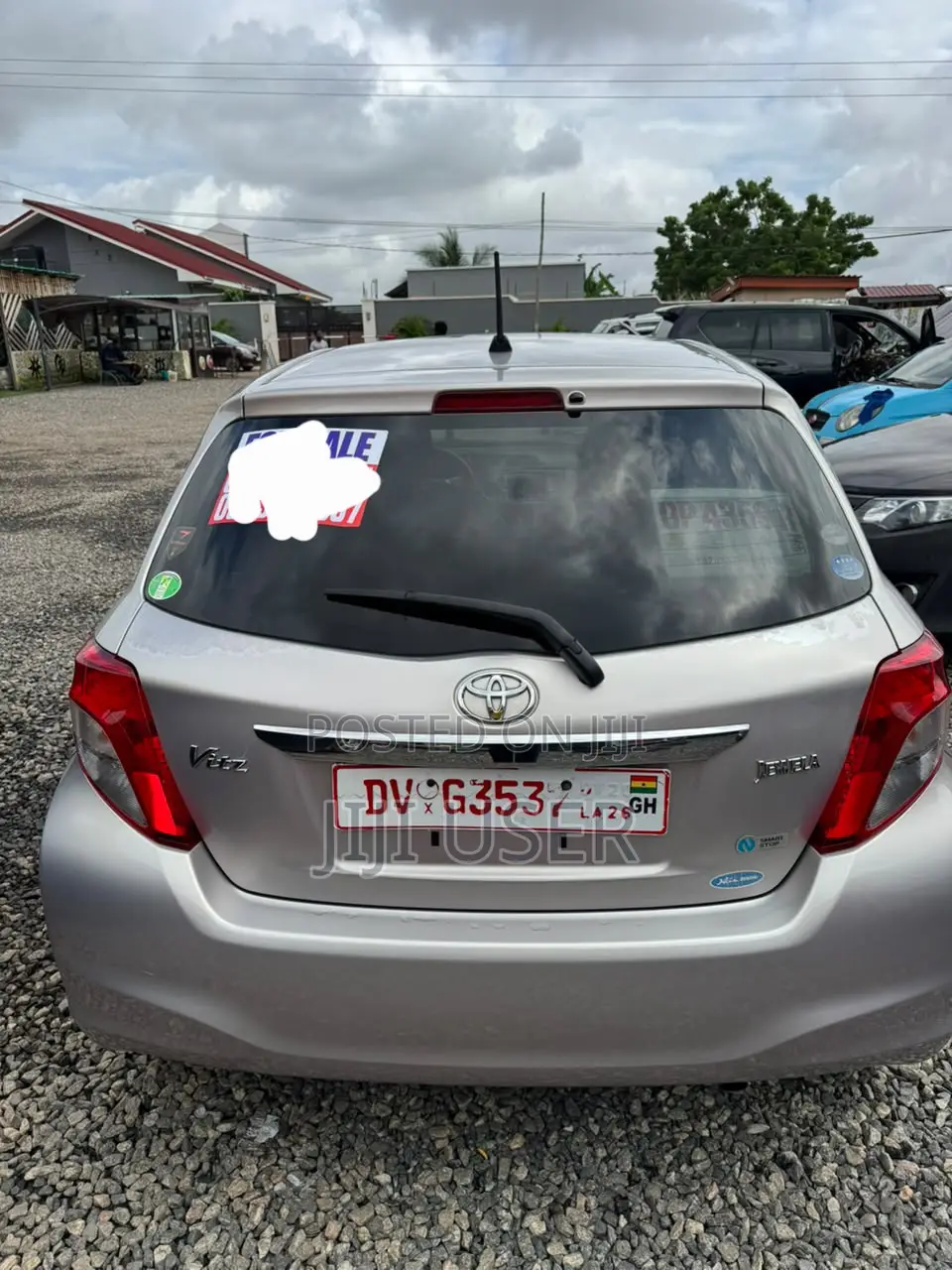 Toyota Vitz 2013 Silver