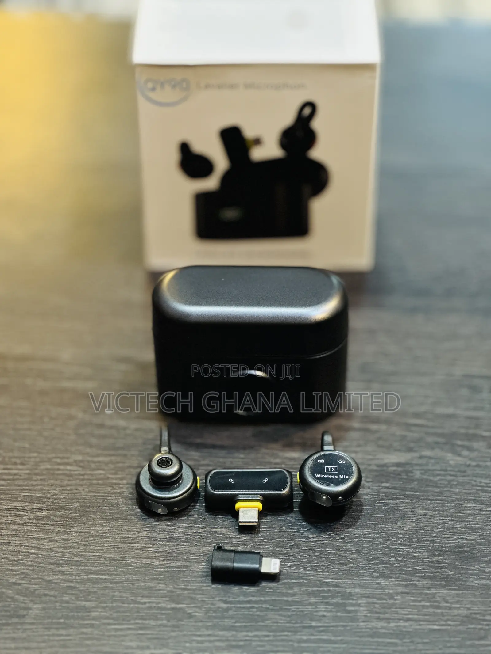 QY90 Wireless Lavalier Microphone