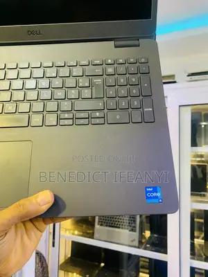 Laptop Dell Vostro 15 3000 8GB Intel Core i5 SSD 512GB