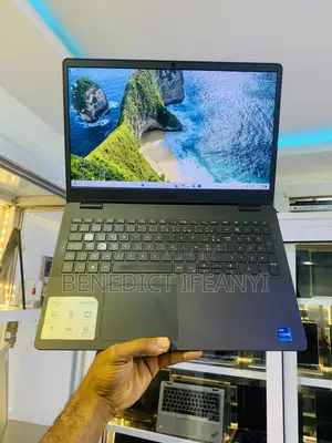 Laptop Dell Vostro 15 3000 8GB Intel Core i5 SSD 512GB