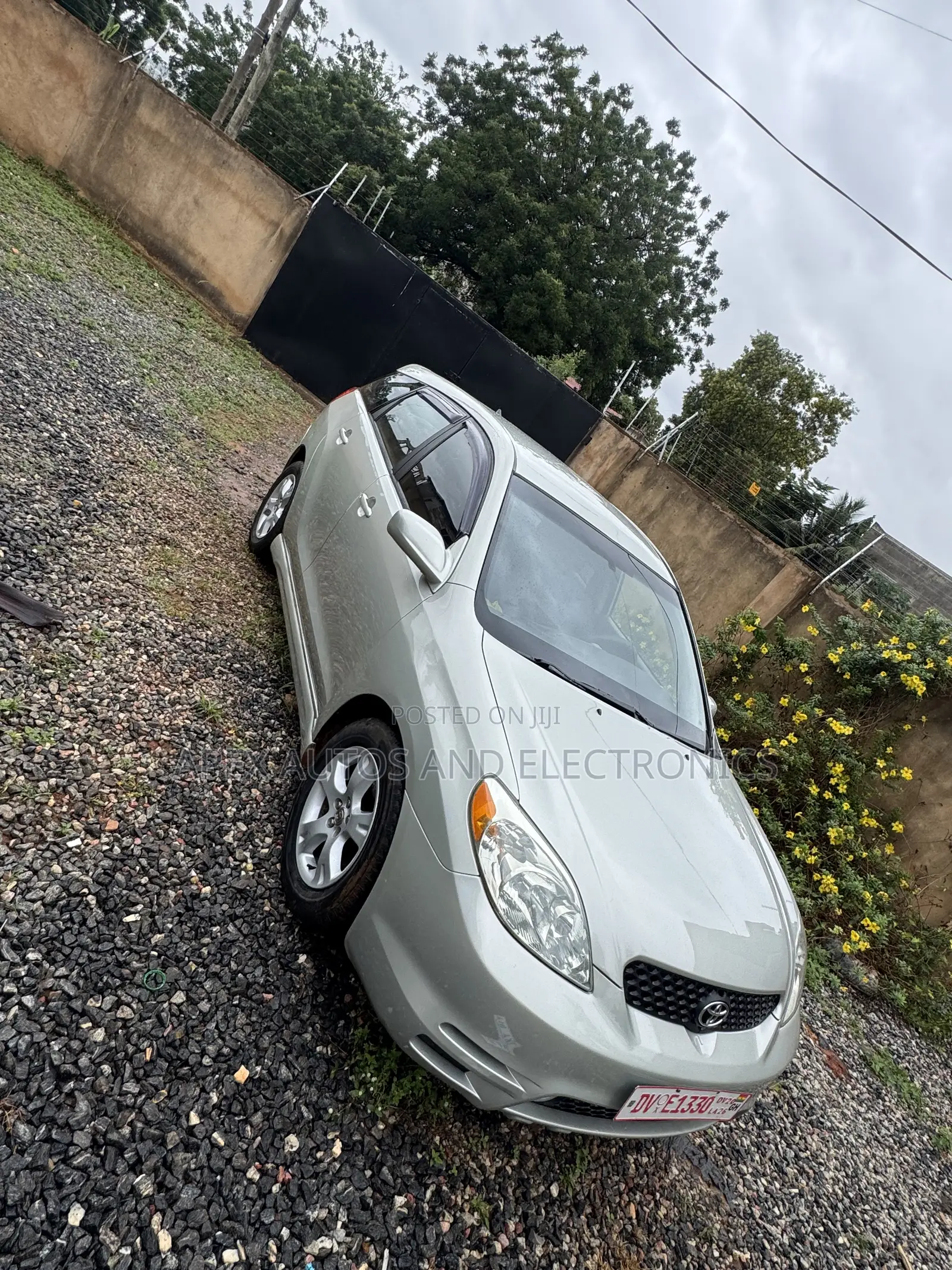 Toyota Matrix XR Hatchback FWD (1.8L 4cyl 4A) 2006 Ivory