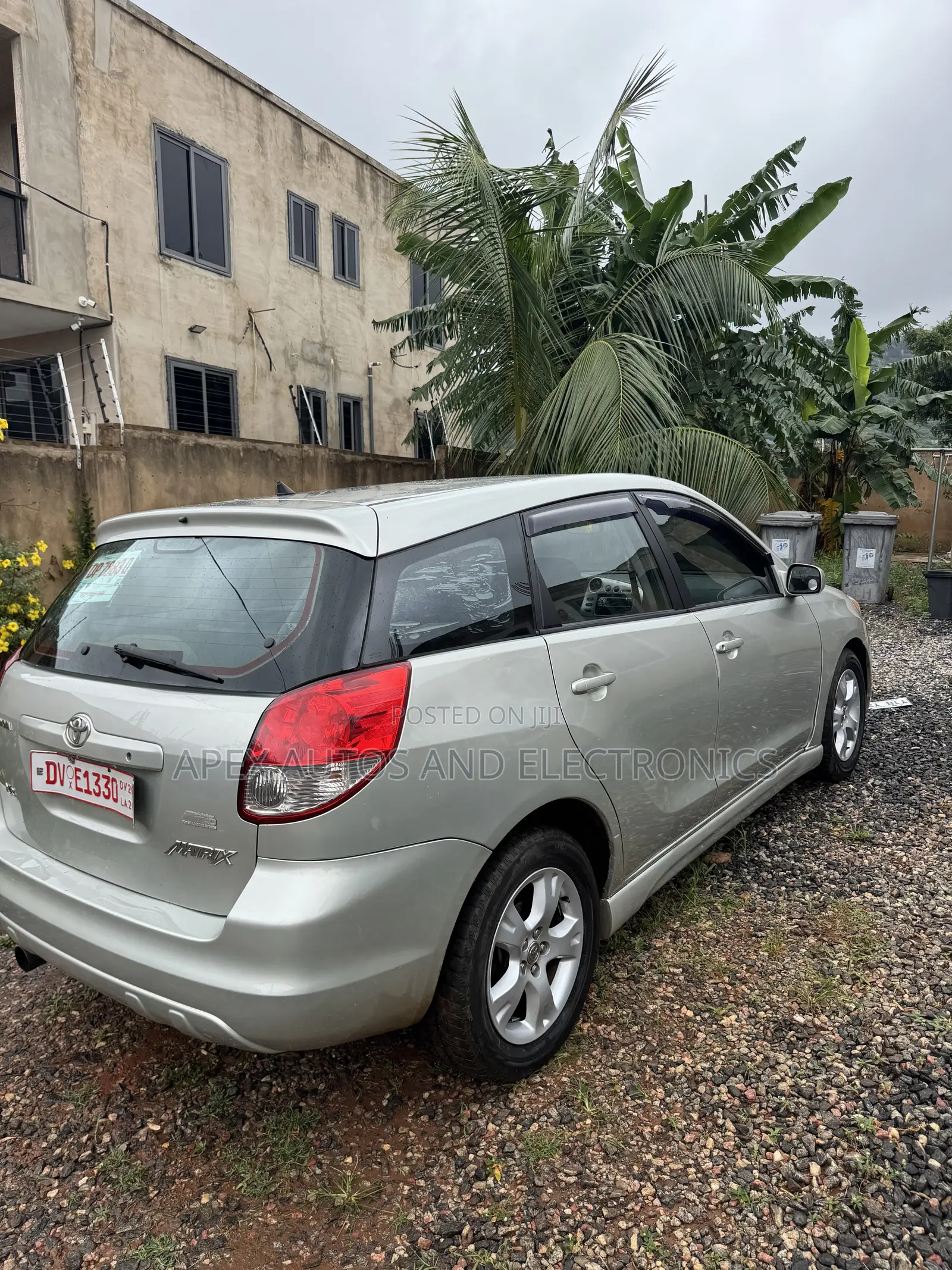 Toyota Matrix XR Hatchback FWD (1.8L 4cyl 4A) 2006 Ivory