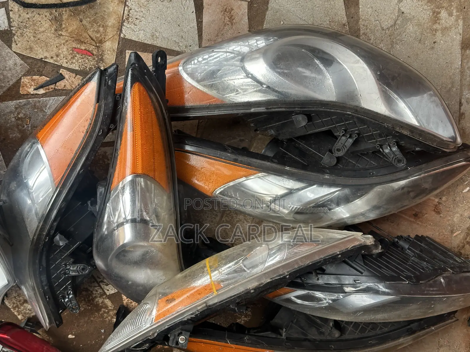 Hyndai Elantra 2012 Headlights Available
