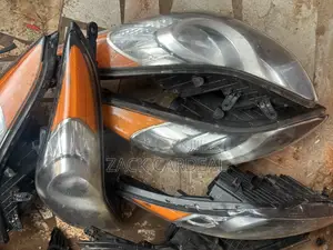 Hyndai Elantra 2012 Headlights Available