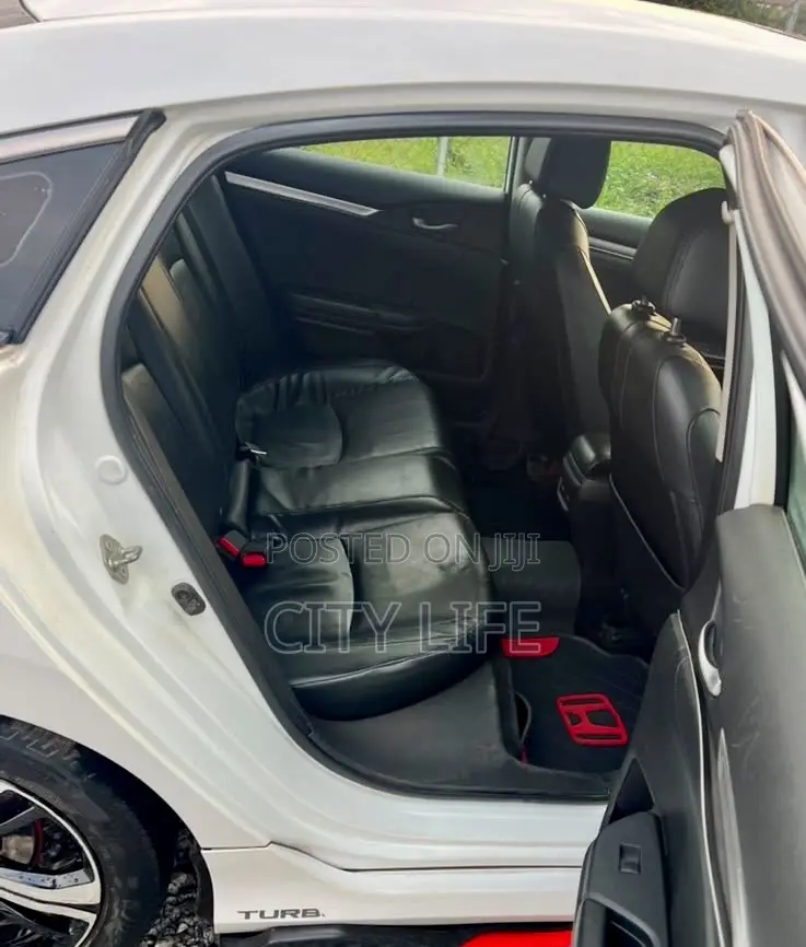 Honda Civic Touring 4dr Sedan (1.5L 4cyl) 2016 White