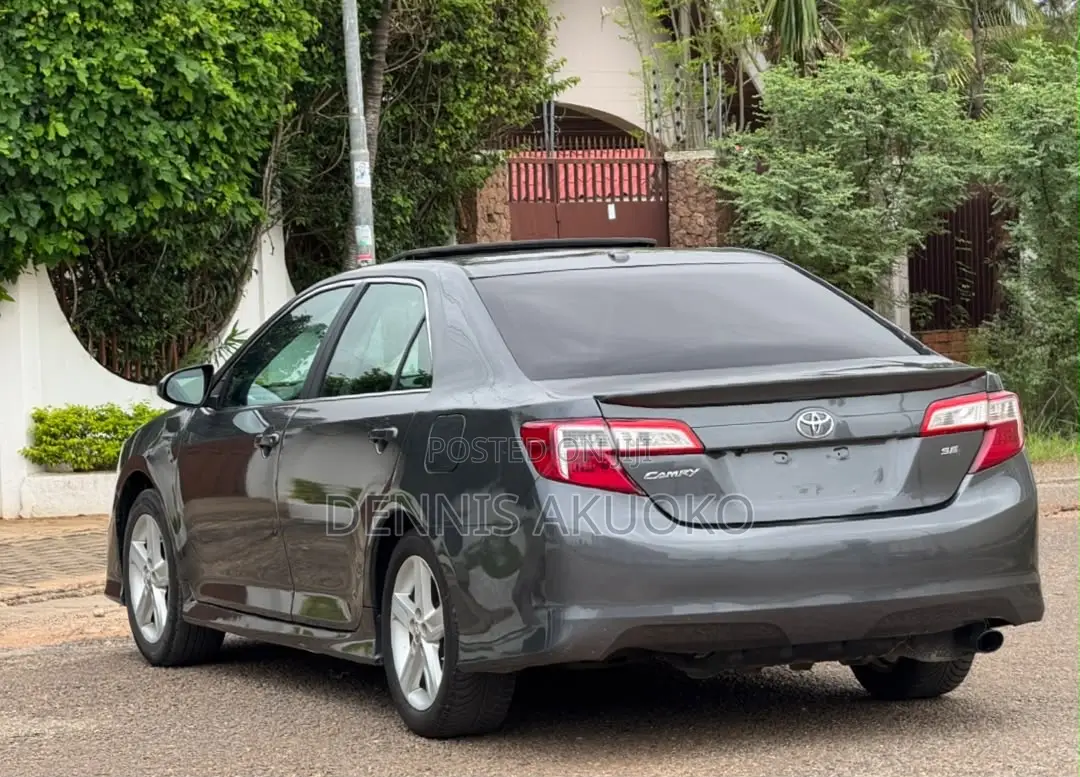 Toyota Camry SE Sport 4dr Sedan (2.5L 4cyl 6A) 2014 Gray