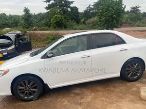Toyota Corolla 2010 White