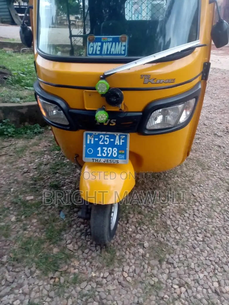 TVS King Cargo 2025 Yellow
