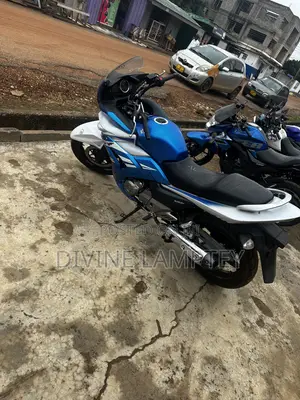 Suzuki GSR 2023 Blue