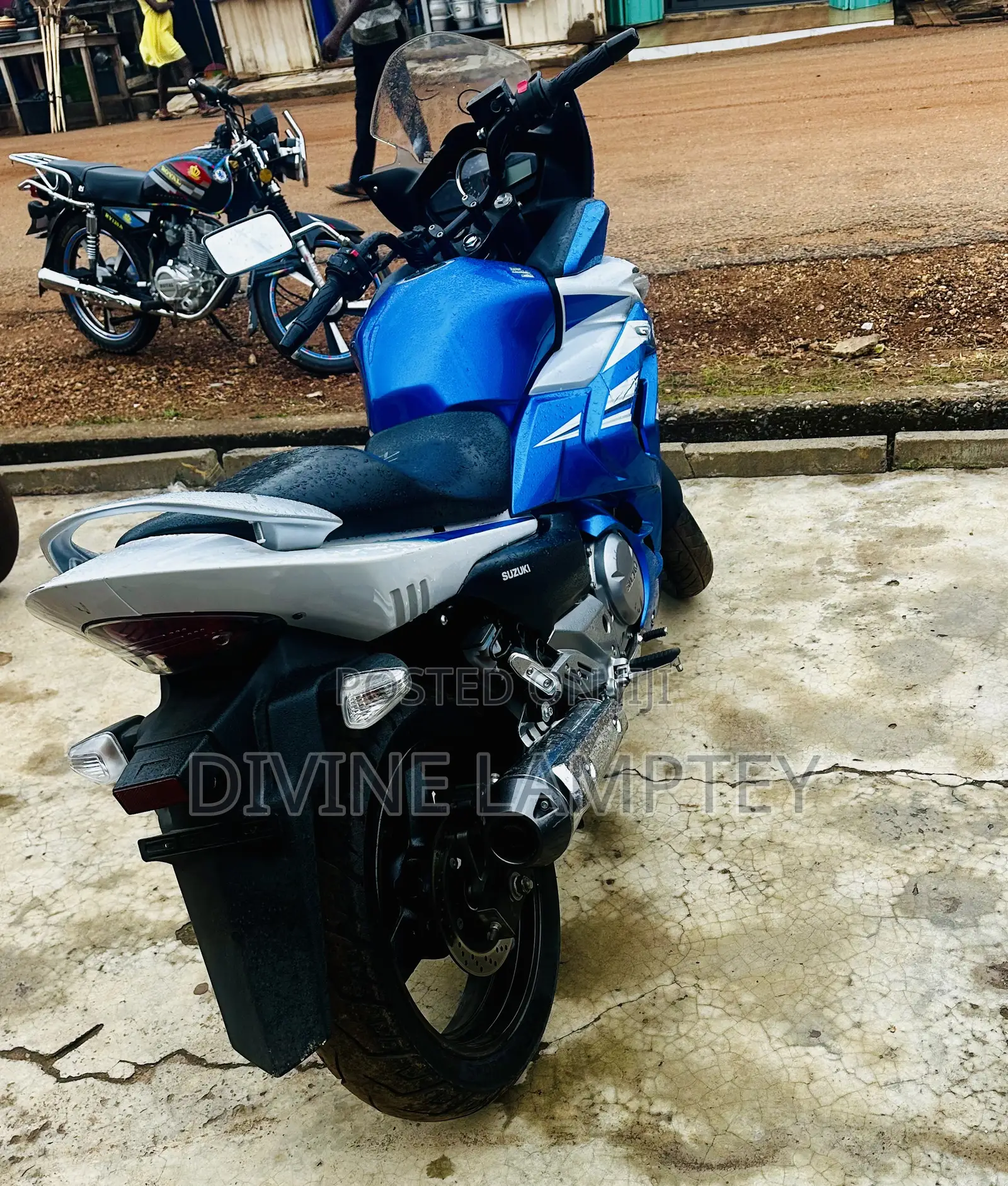 Suzuki GSR 2023 Blue