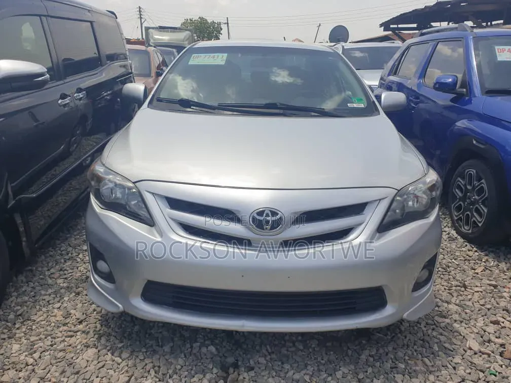 Toyota Corolla 2013 Silver