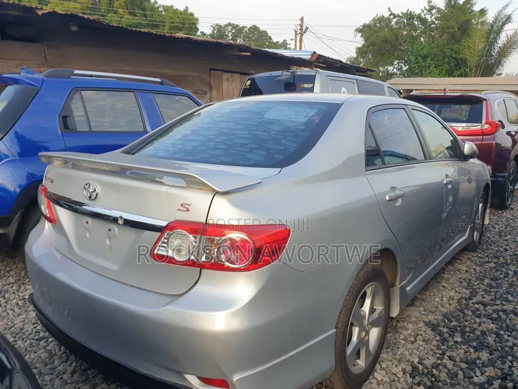 Toyota Corolla 2013 Silver
