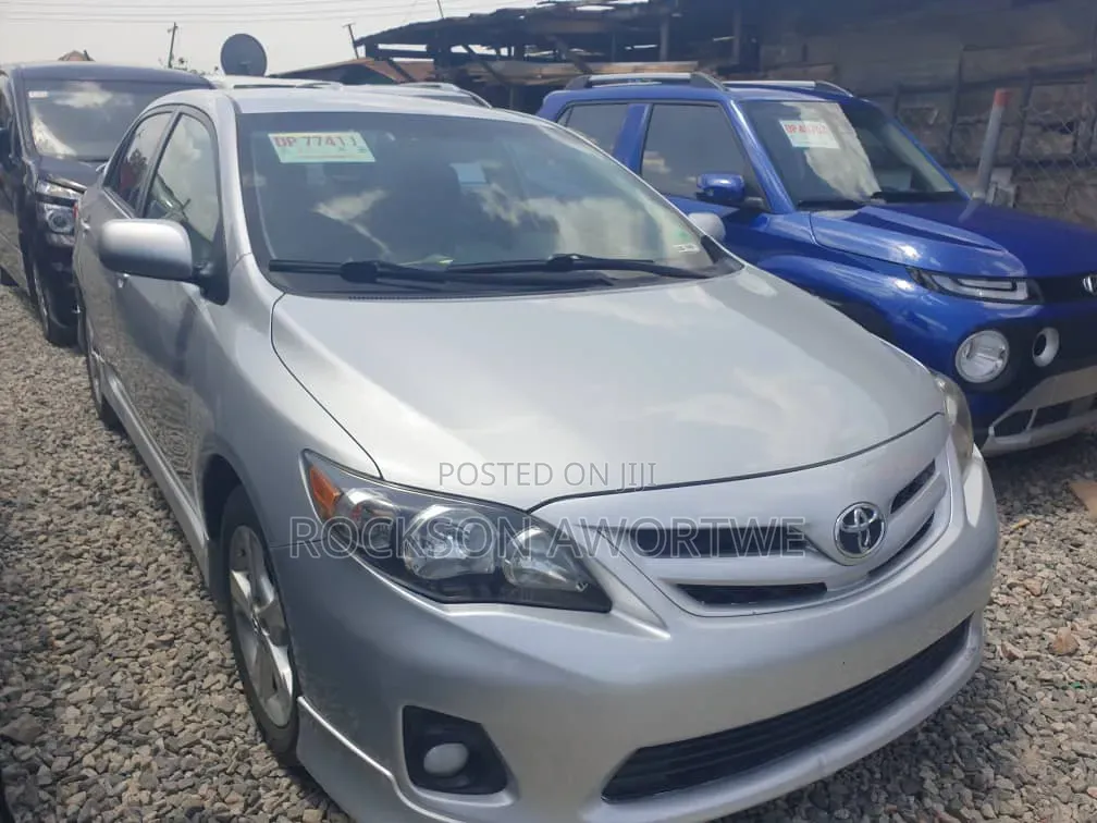 Toyota Corolla 2013 Silver