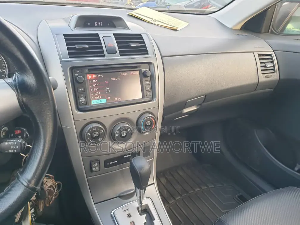Toyota Corolla 2013 Silver