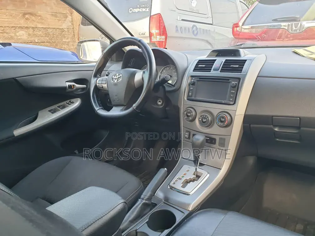 Toyota Corolla 2013 Silver