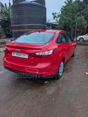 Ford Focus 2013 Red
