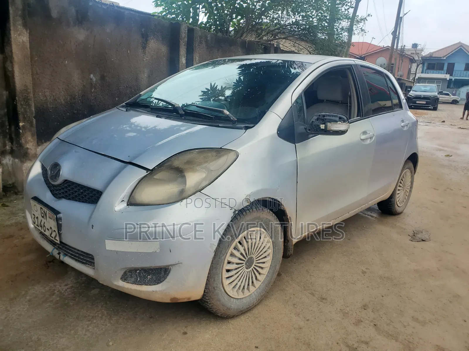 Toyota Vitz 1.0 FWD 5dr 2010 Silver