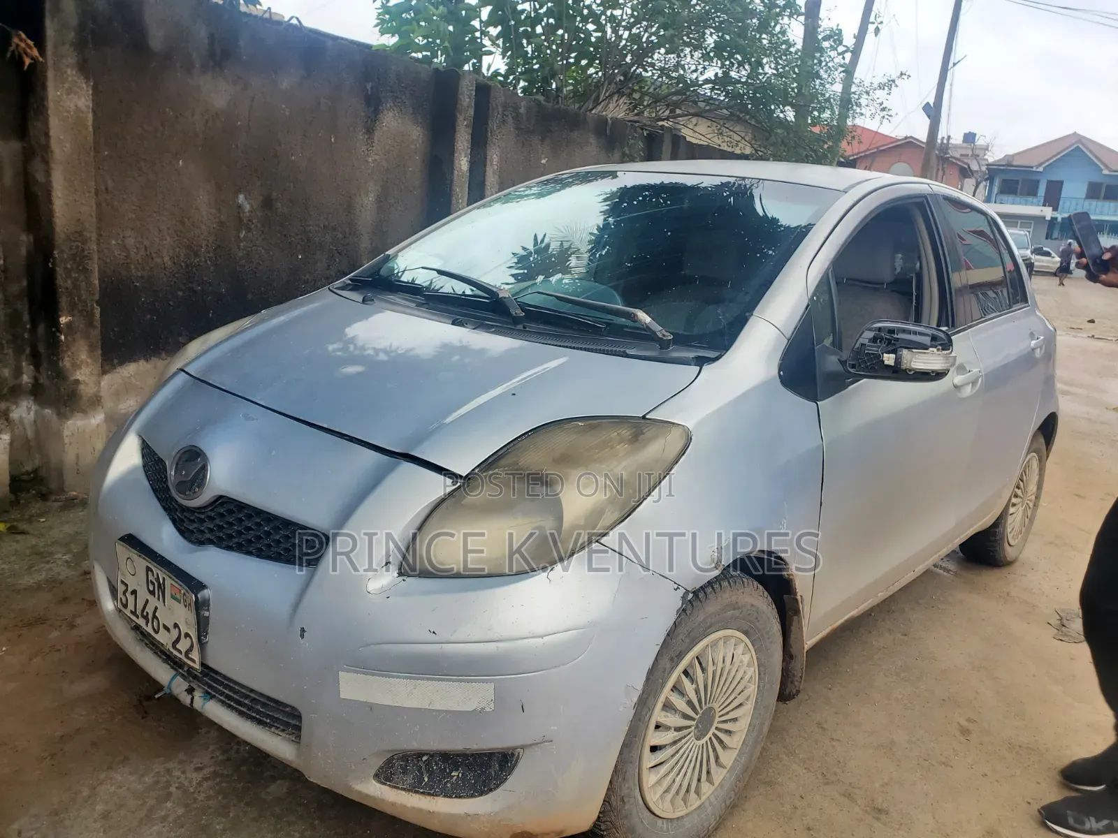 Toyota Vitz 1.0 FWD 5dr 2010 Silver