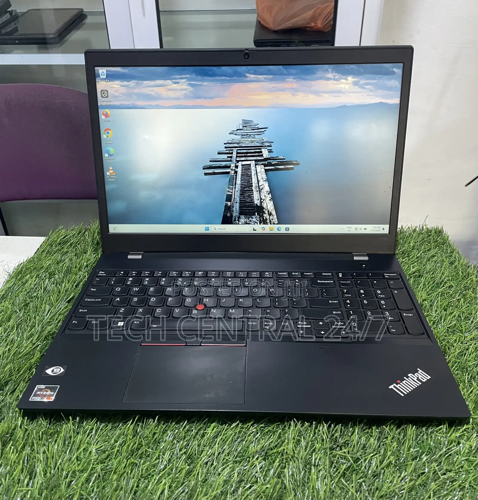 Laptop Lenovo 32GB AMD Ryzen 7 SSD 1T
