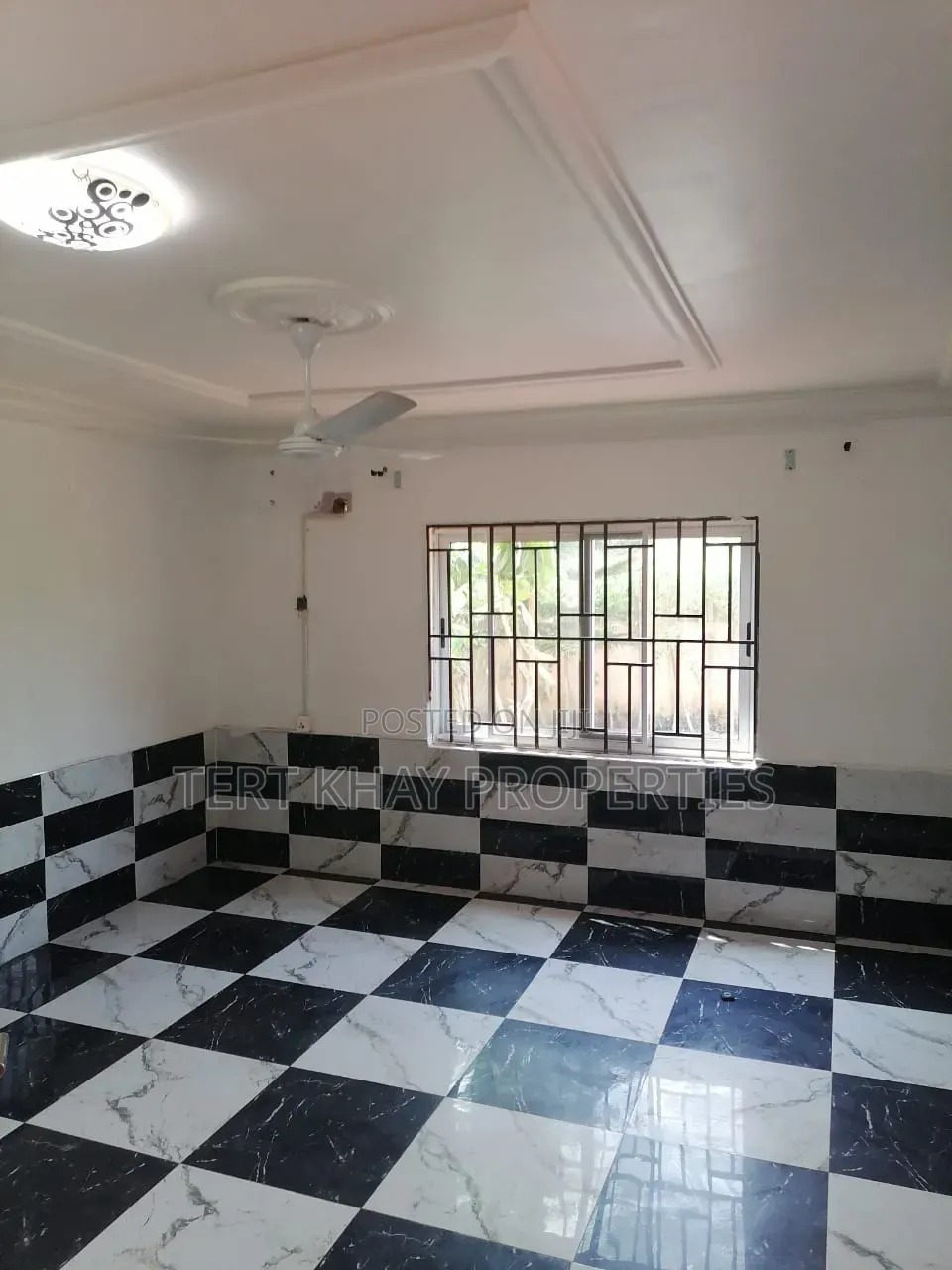 3bdrm House in Kutunse Satellite, Amasaman for sale