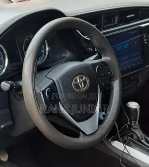 Toyota Corolla LE Eco (1.8L 4cyl 2A) 2019 Red