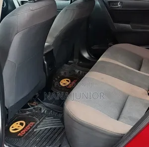 Toyota Corolla LE Eco (1.8L 4cyl 2A) 2019 Red