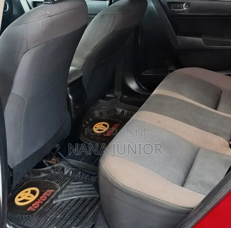 Toyota Corolla LE Eco (1.8L 4cyl 2A) 2019 Red