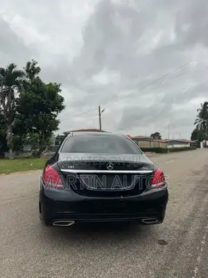 Mercedes-Benz C300 2016 Black