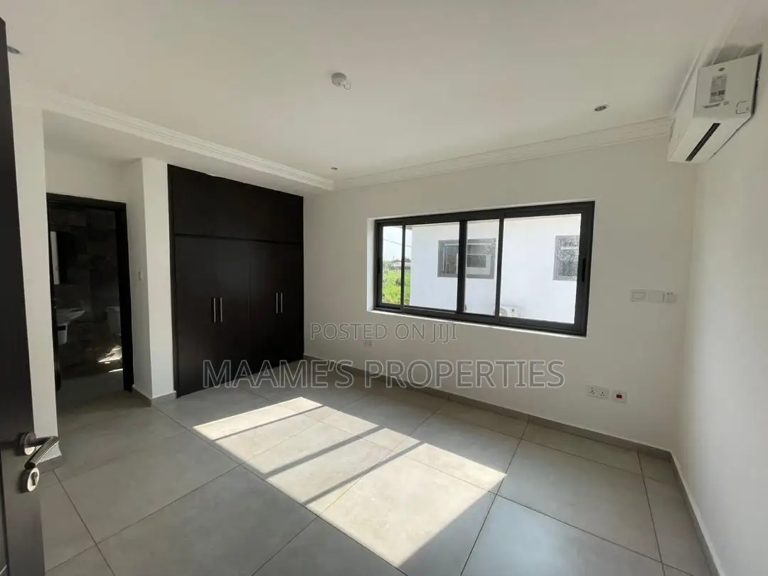 4bdrm Duplex in Adenta for rent