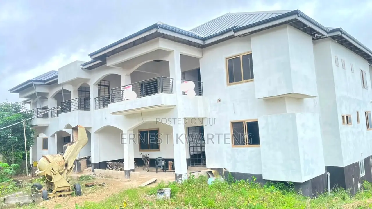 12bdrm Block of Flats in Super Elite Estate, Sowutwuom for sale