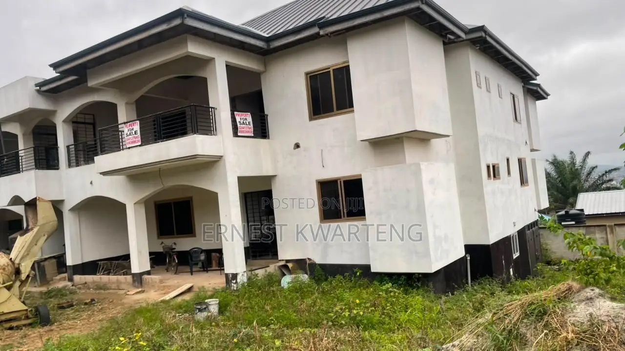12bdrm Block of Flats in Super Elite Estate, Sowutwuom for sale
