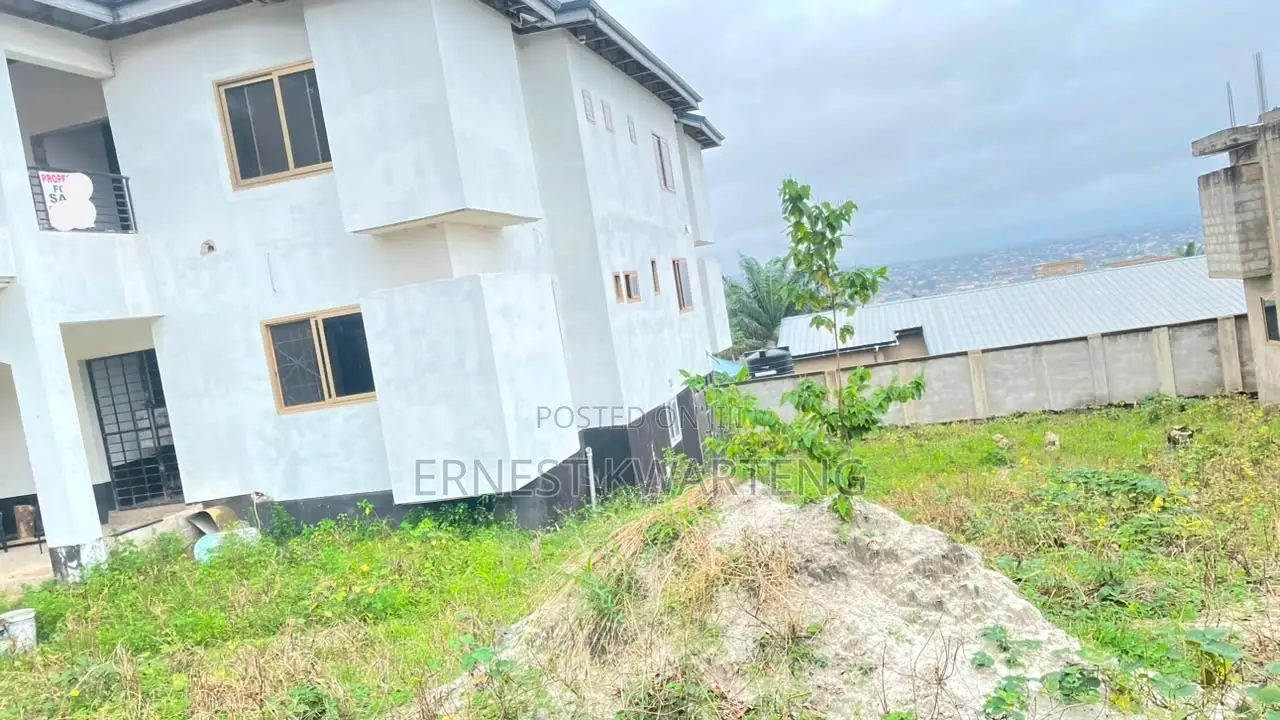 12bdrm Block of Flats in Super Elite Estate, Sowutwuom for sale