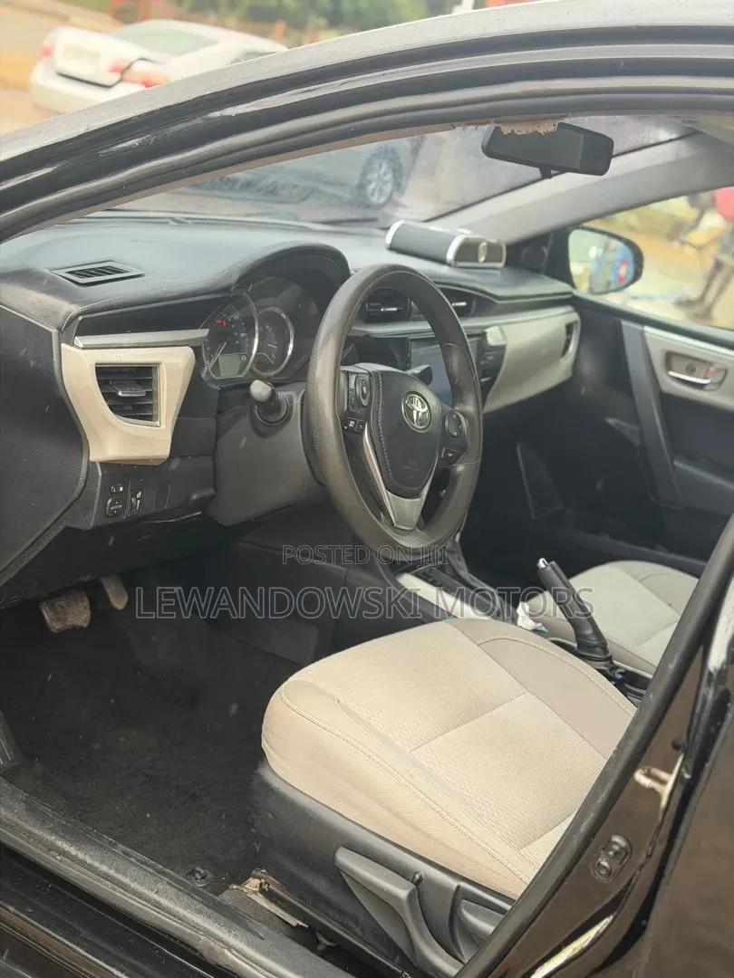 Toyota Corolla 2016 Black