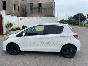 Toyota Yaris 2012 White