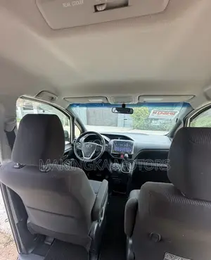 Toyota Vitz 1.5 FWD 3dr 2015 White
