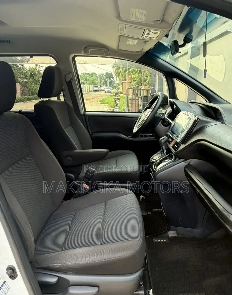 Toyota Vitz 1.5 FWD 3dr 2015 White