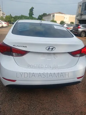 Hyundai Elantra HEV 2021 White