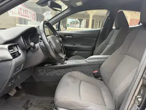 Toyota C-HR XLE FWD Sport Utility (2.0L 4cyl 2AM) 2018 Black